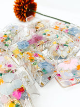 Load image into Gallery viewer, Wildflower clear claw clip collection