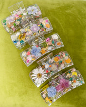 Load image into Gallery viewer, Wildflower clear claw clip collection