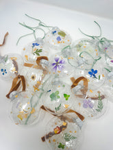 Load image into Gallery viewer, Pressed Flower Ornaments