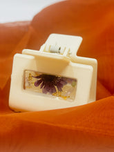Load image into Gallery viewer, Sm Off White Claw Clip Infused with Real Flowers in Resin.
