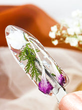 Load image into Gallery viewer, Clear No dent resin clip with Real White and Pink Toned Flowers and Greenery Cast Inside.