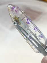 Load image into Gallery viewer, Clear No dent resin clip with Real Daisy&#39;s and Purple Toned Flowers Cast Inside.