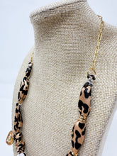 Load image into Gallery viewer, Cheetah Print bandana necklace