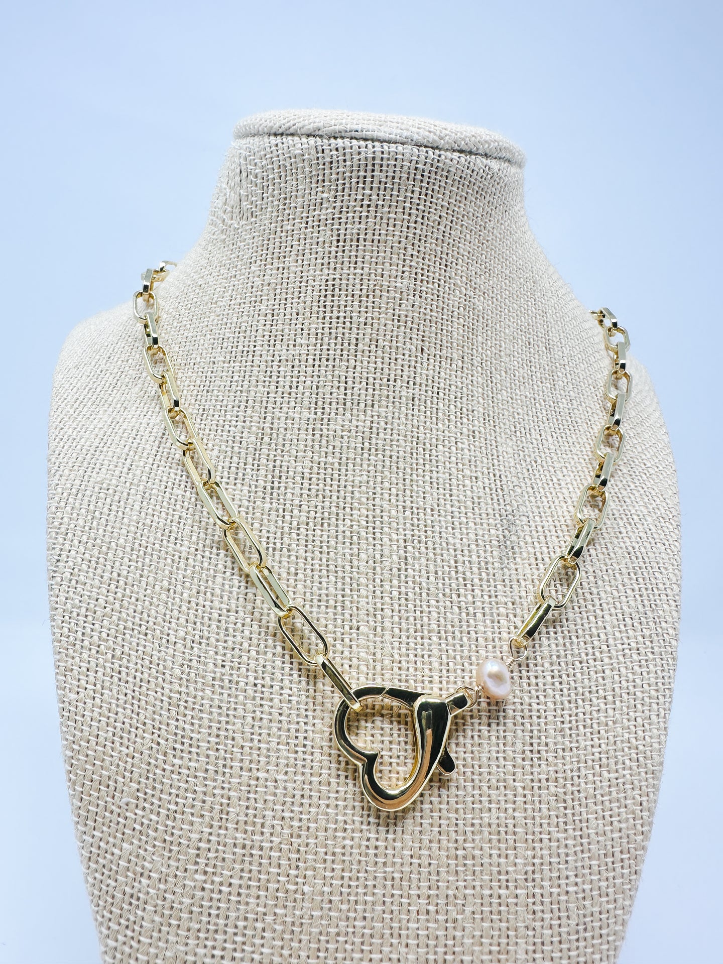 Paper clip necklace with genuine pearl and heart clasp