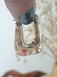 Resin hoops with real pressed flowers inside