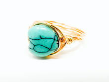 Load image into Gallery viewer, Turquoise Heart Stone Gold Wire Ring