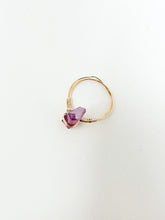 Load image into Gallery viewer, Lavender Dyed Quartz Crystal Gold Wire Ring