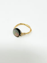 Load image into Gallery viewer, Black Pearl Gold Wire Ring