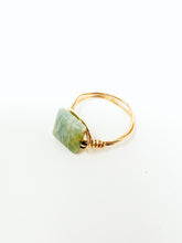 Load image into Gallery viewer, Green ocean square Gold Wire Ring