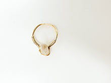 Load image into Gallery viewer, Quartz Crystal Gold Wire Ring