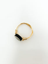 Load image into Gallery viewer, Black Pearl Gold Wire Ring