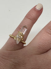 Load image into Gallery viewer, Quartz Crystal Gold Wire Ring