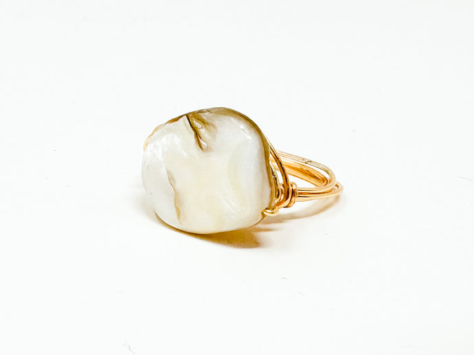 White Shell Gold Wire Ring