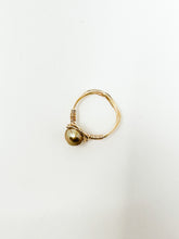 Load image into Gallery viewer, Gold Pearl Gold Wire Ring