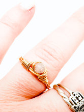 Load image into Gallery viewer, Clear Stone Gold Wire Ring