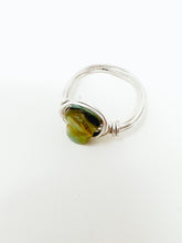 Load image into Gallery viewer, Shell Pearl Silver Wire Ring