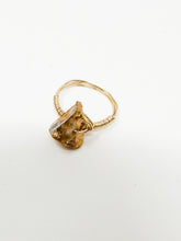 Load image into Gallery viewer, Crystal and Gold Wire Ring